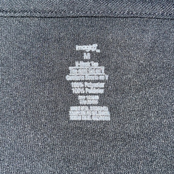 Plain black V Neck - Picture 2 of 3